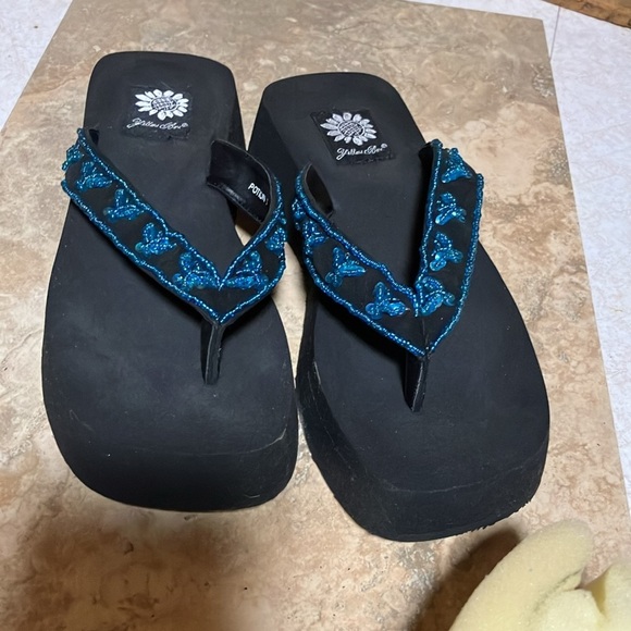 Yellow Box brand new beaded blue butterfly flip flops sandals 7 - Picture 1 of 7